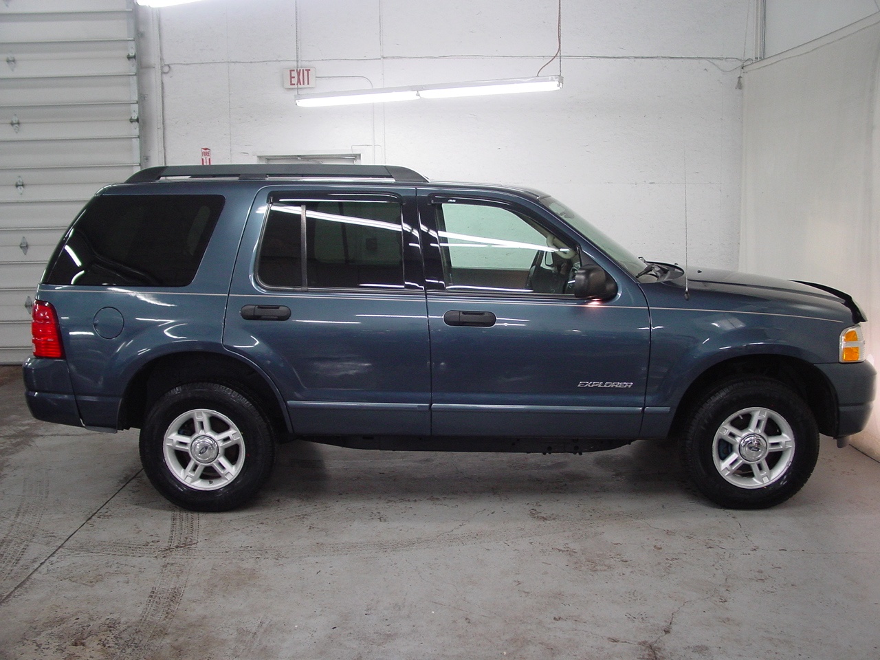 05 Ford Explorer Xlt Biscayne Auto Sales Pre Owned Dealership Ontario Ny
