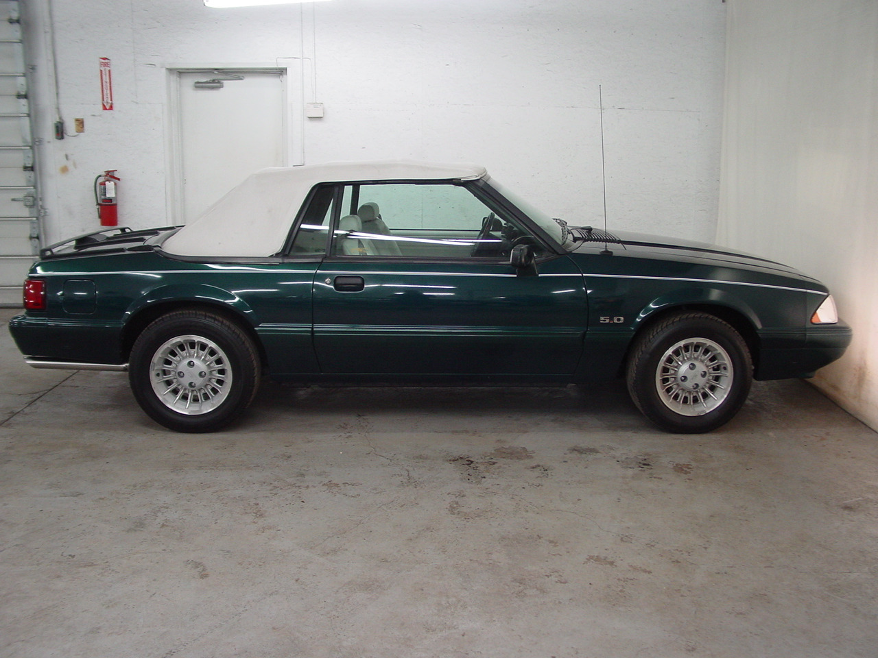 1990 Ford mustang limited edition #8